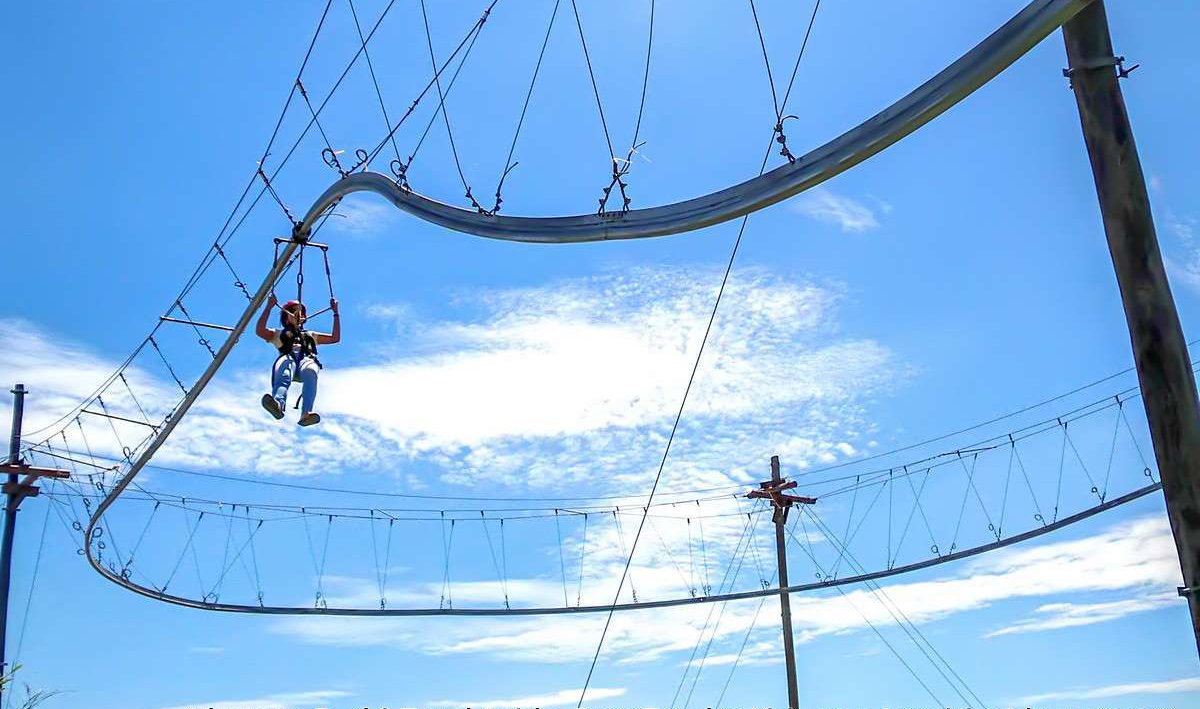 特色山脊滑索穿越，飞跃山谷体验极限运动的简单介绍