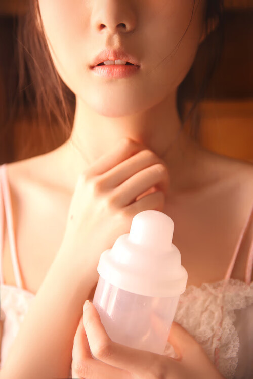 新一批青训教练被派驻各大俱乐部,专业化水平显著提升,青训足球教练